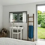 With Views And Walking Distance To Nature Ferienhaus *