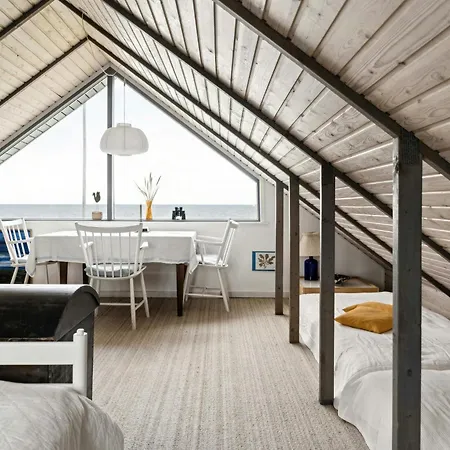 With Views And Walking Distance To Nature *