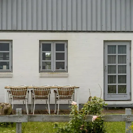 Сasa de vacaciones With Views And Walking Distance To Nature